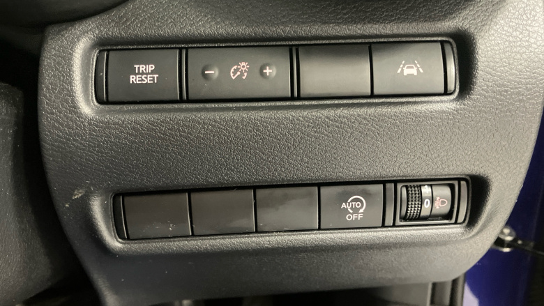 Nissan Juke 1.0 DiG-T N-Connecta 5dr DCT Petrol Hatchback